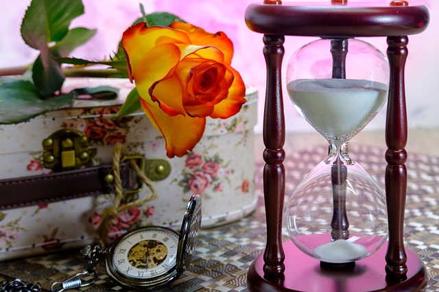 hourglass-3197635_640